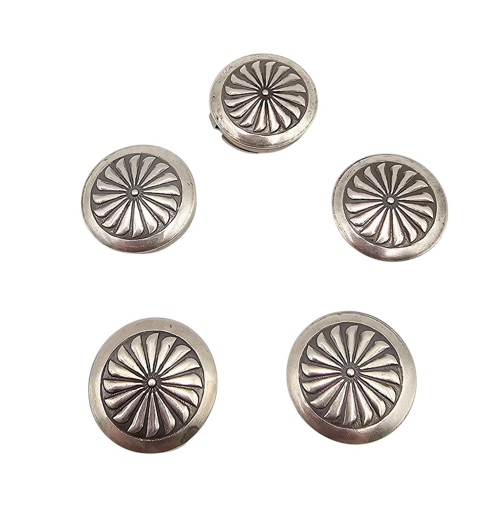 Lot 258: Navajo Sterling Silver Floral Shield Button Covers Lot Of 5 18 G