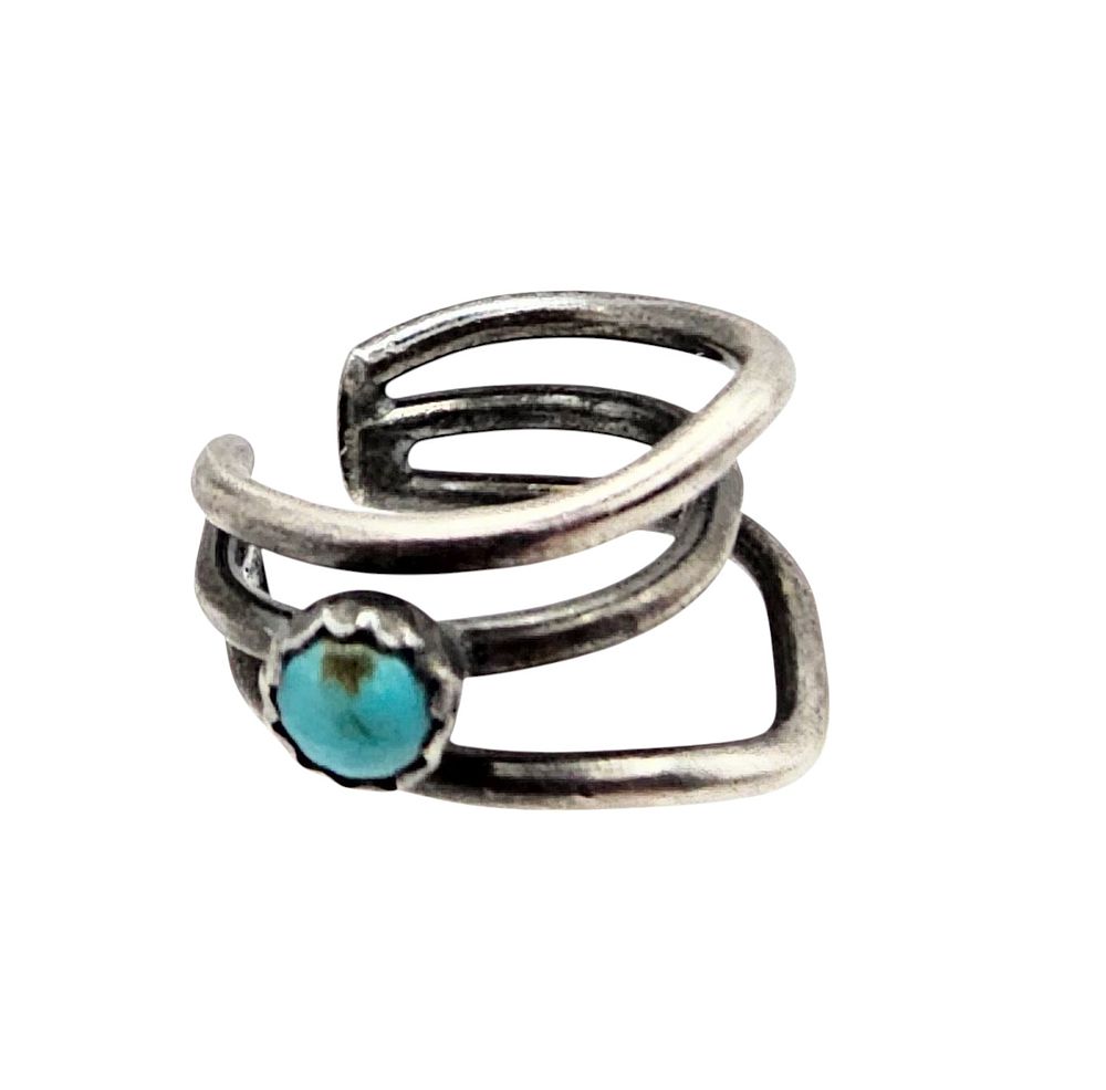 Lot 329: Southwestern Turquoise Sterling Silver Ear Cuff 1.6 G