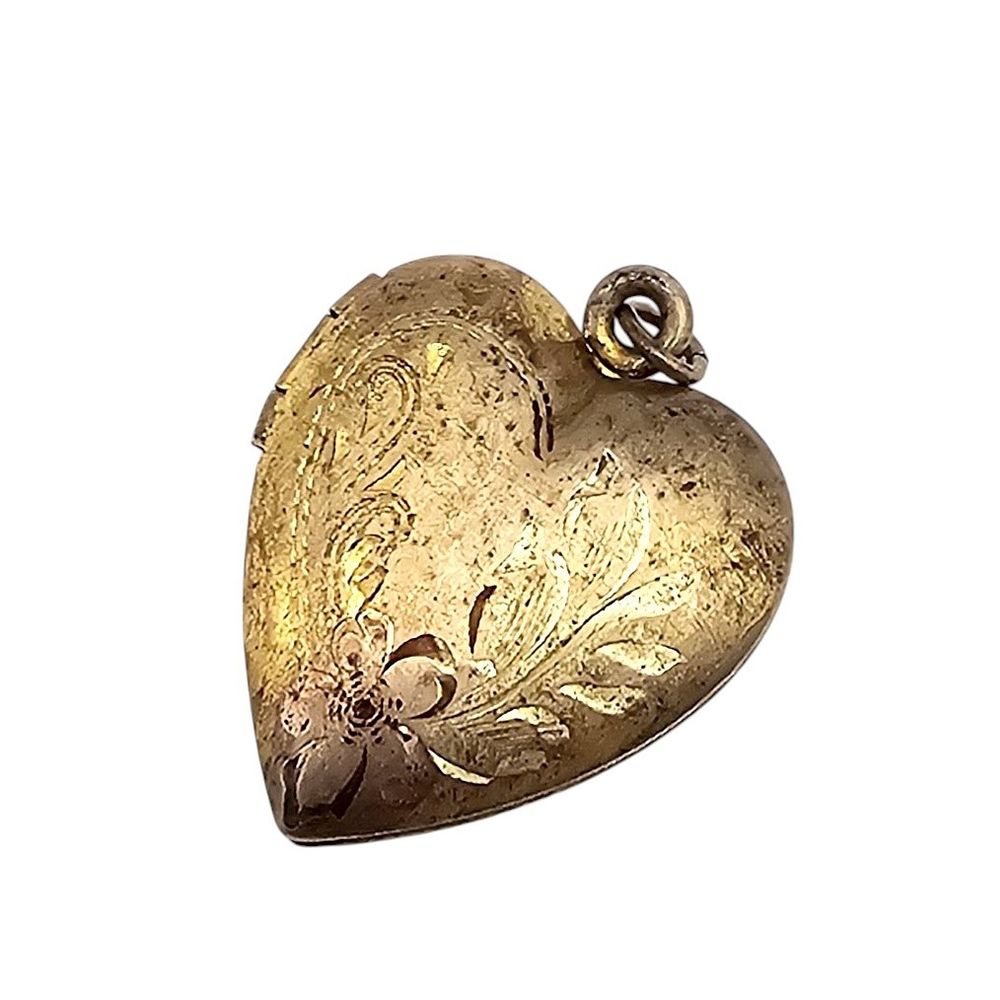 Lot 407: 12K Gold Filled Etched Heart Locket Pendant 3.4 G