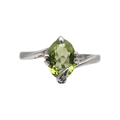 Sterling Peridot and Diamond Ring Sz 7 - 2.1g