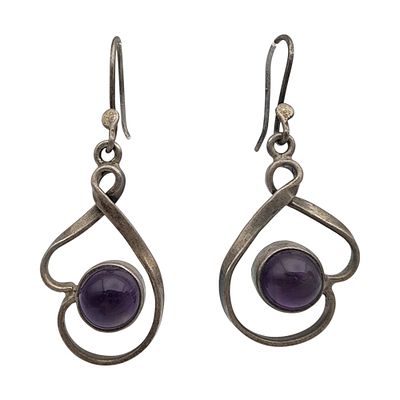 Sterling Amethyst Dangle Earrings. Sterling and Amethyst Dangle Earrings - 5.4g