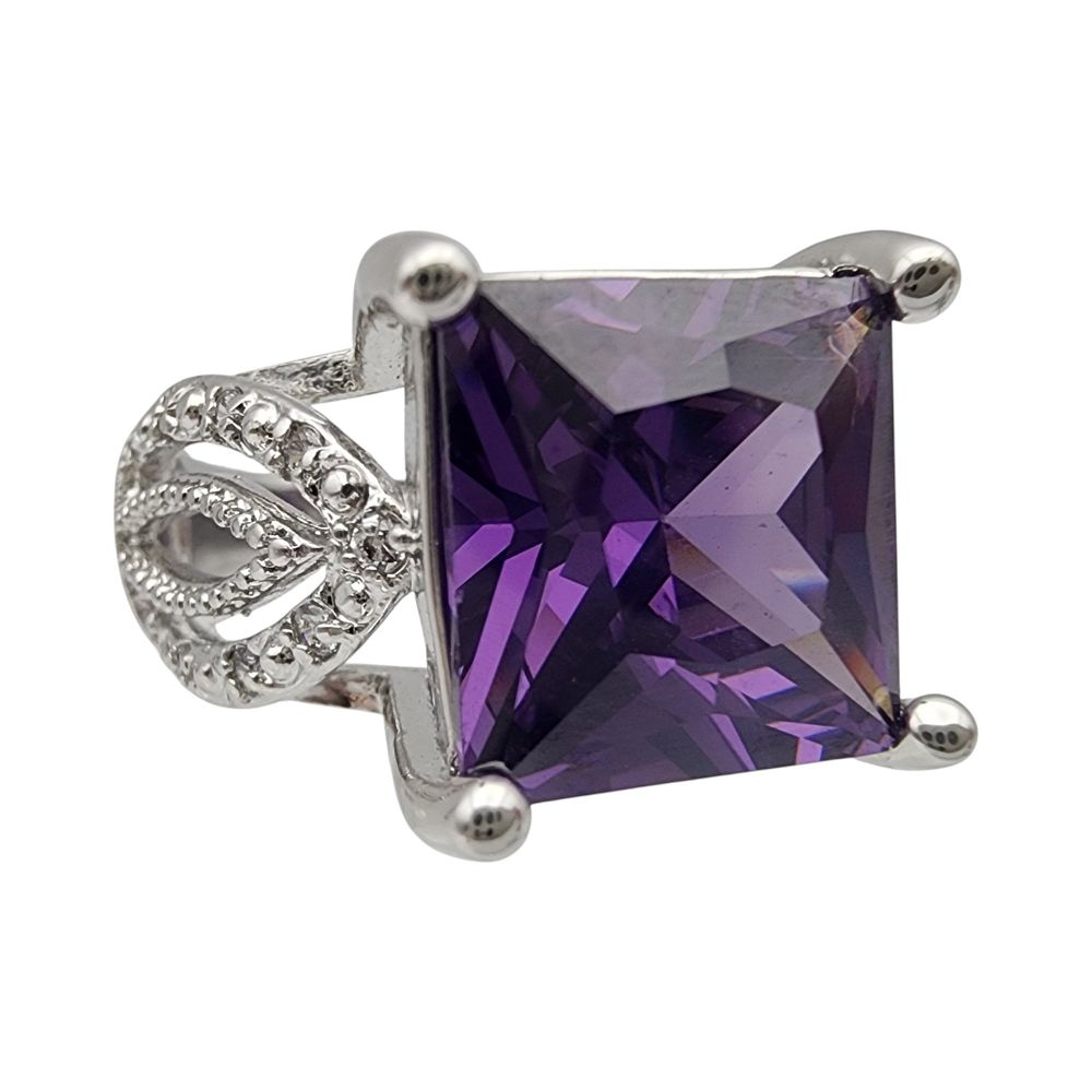 Lot 399: Sterling Purple Rhinestone Ring Sz 8