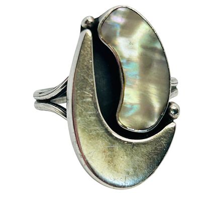 Native Mother Pearl Sterling Ring 4.18 G Size 6. Native mother pearl Sterling ring 4.18 g size 6