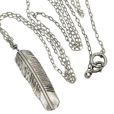 Navajo Sterling Arrow Pendant And Sterling Chain Necklace 1.8 G. Navajo Sterling arrow pendant 