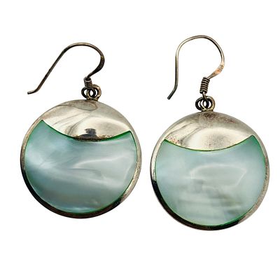 MOTHER OF PEARL Sterling Disc Earrings, 7.59 G. MOTHER OF PEARL sterling disc earrings 7.59 G