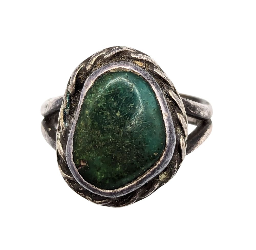 Lot 168: Native Sterling Green Turquoise, Ring Size 3.5g, 4.2g