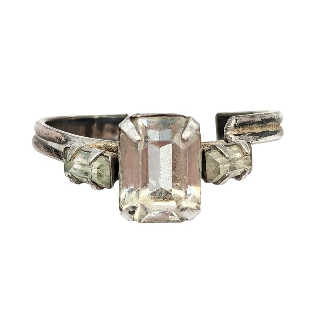 Lot 194: Sterling clear Rhinestone Ring Size 7.5, 1.9g