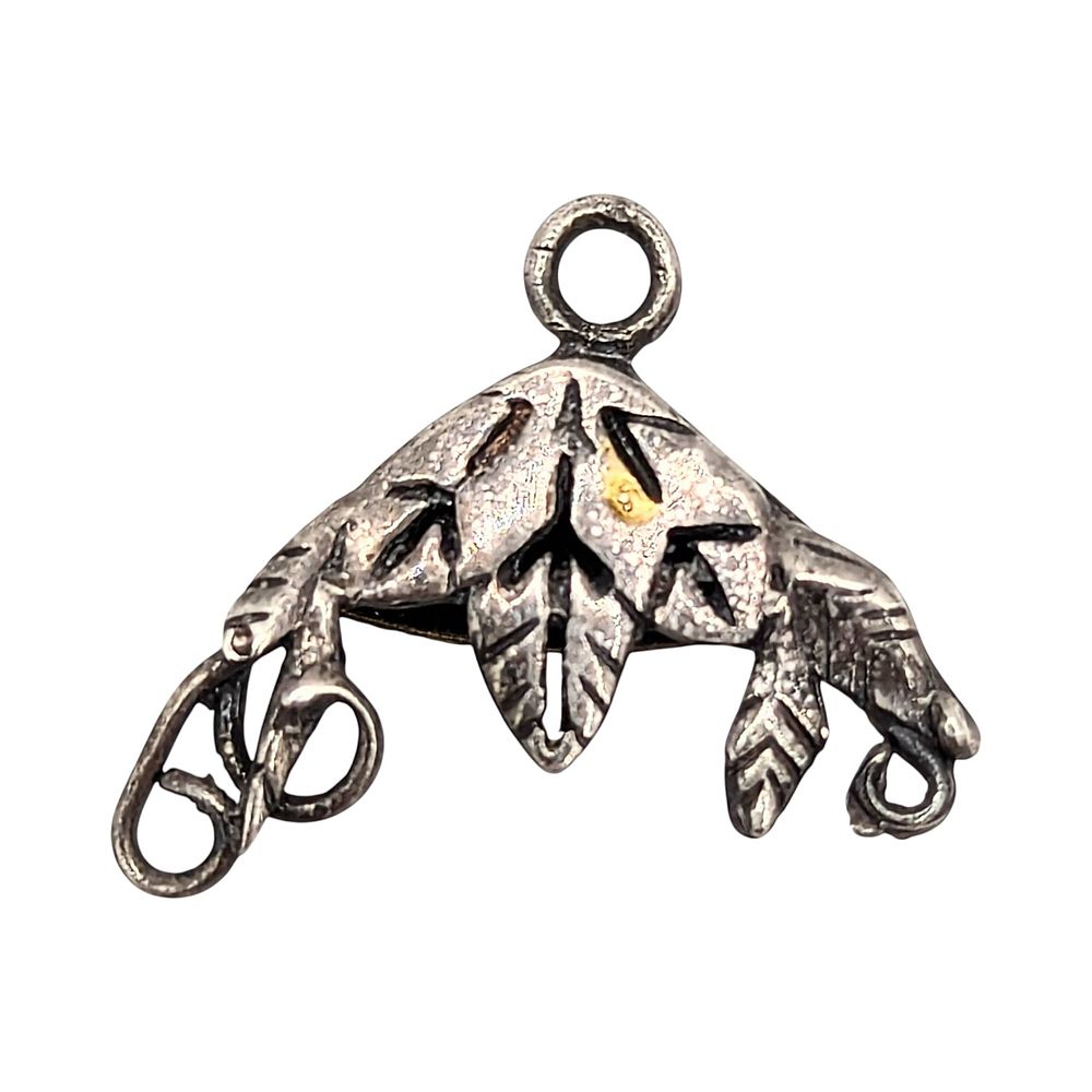 Lot 206: Sterling Leaf Design Charm 1.62g