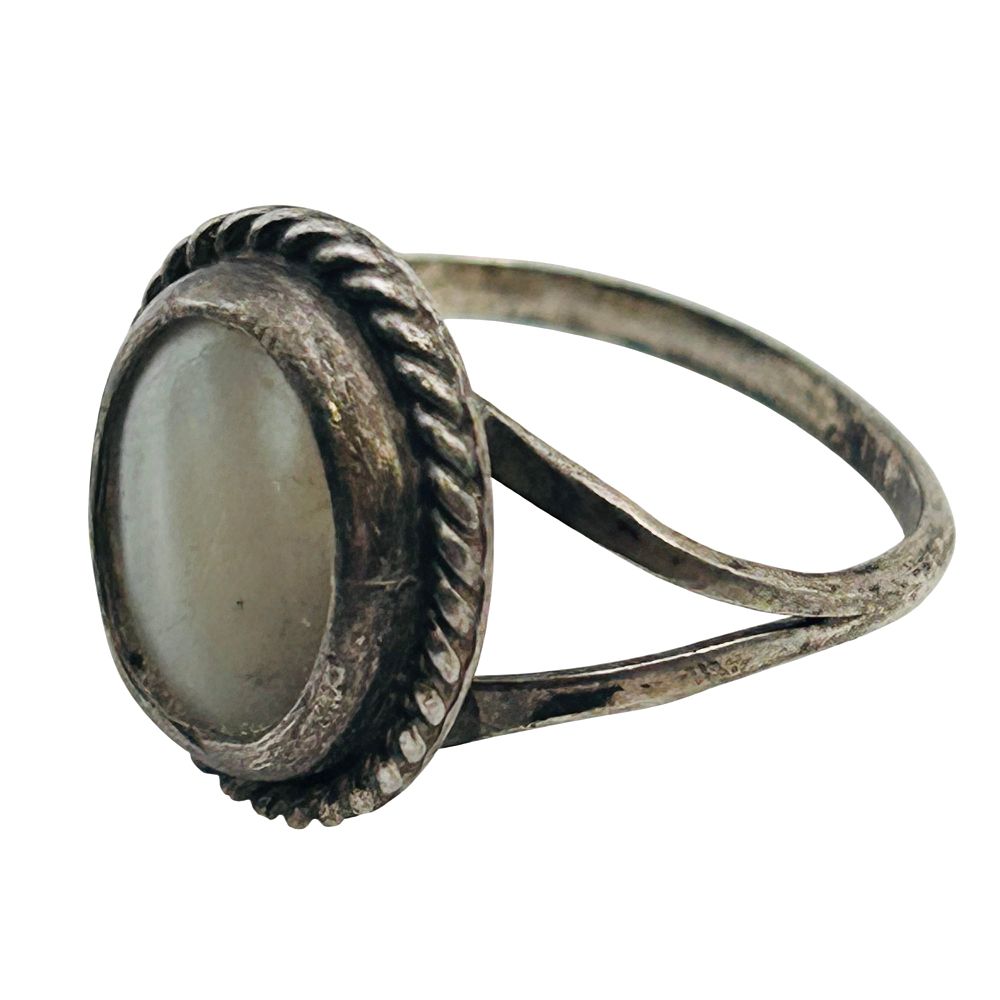 Lot 411: Navajo Sterling Mother Of Pearl Ring Size 8