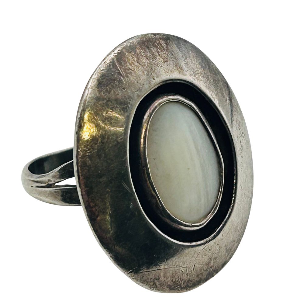 Lot 429: Navajo, Sterling Mother Of Pearl Shadowbox Oval Ring, Size 8