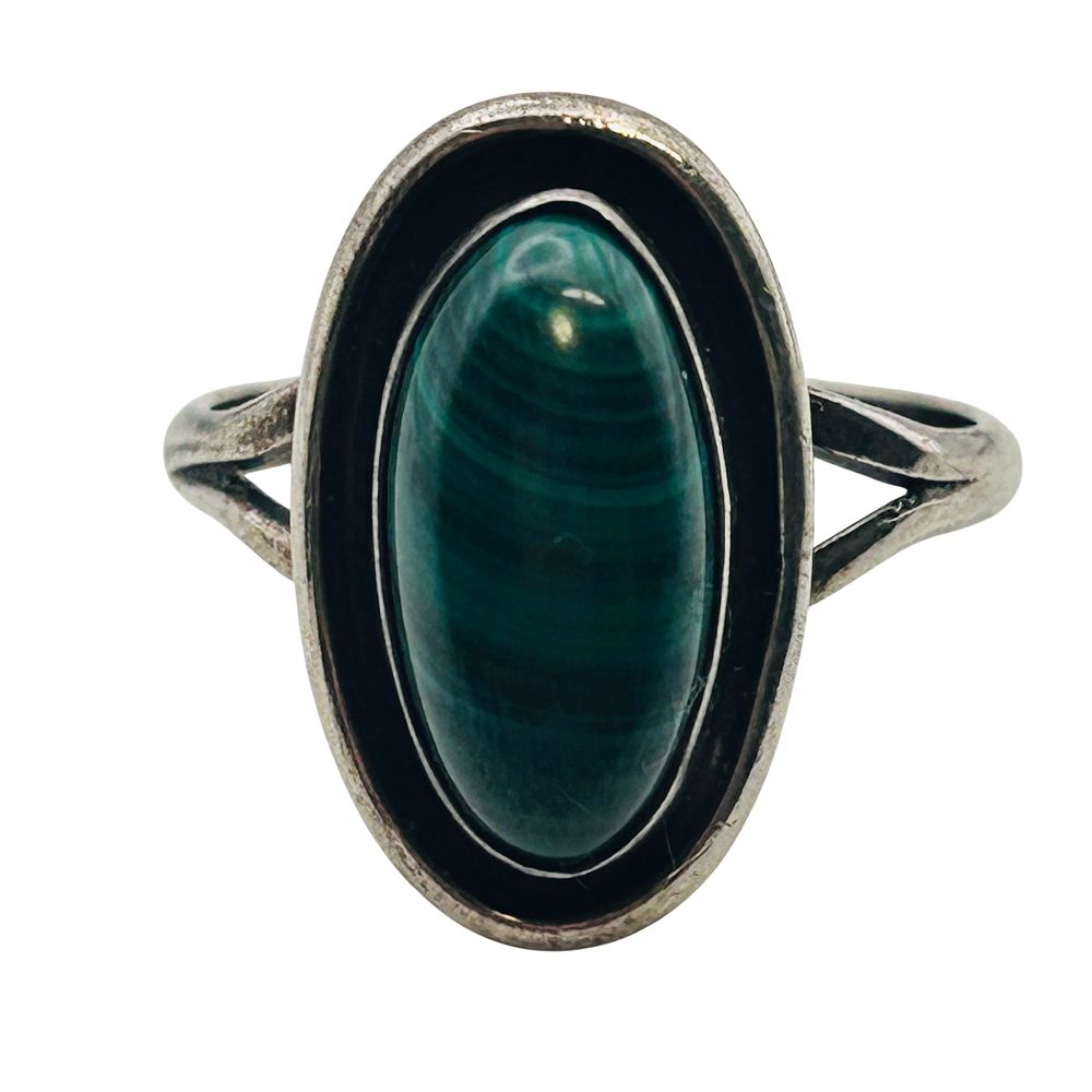 Lot 436: Navajo Signed P Malachite Sterling Shadowbox Ring Size 6.5