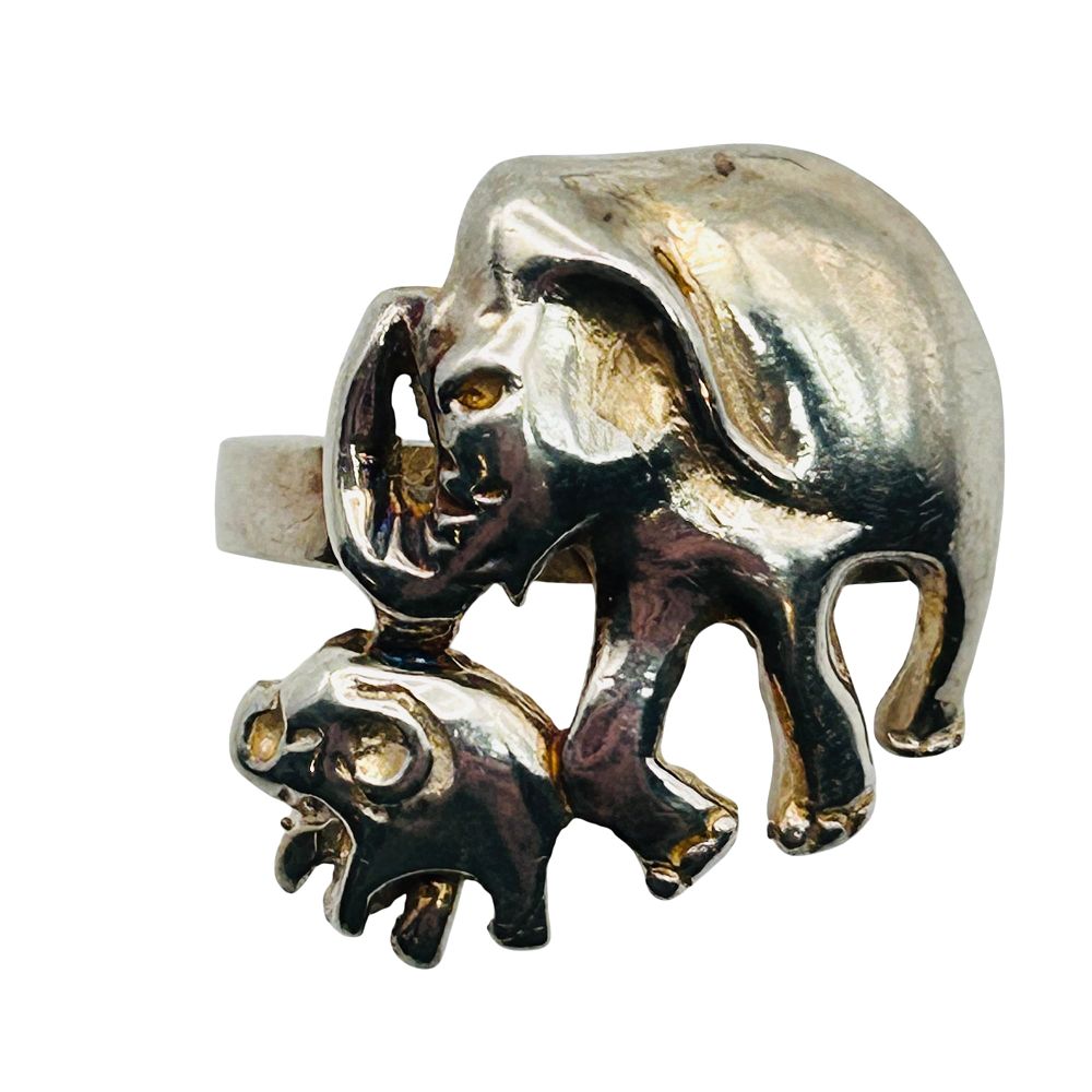 Lot 189: Sterling Mom And Baby Elephant Ring Size 8.5