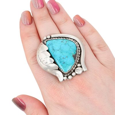 Richardson's Trading Post Vintage Navajo Sterling Turquoise Ring Sz. 9. Presented in partnership 