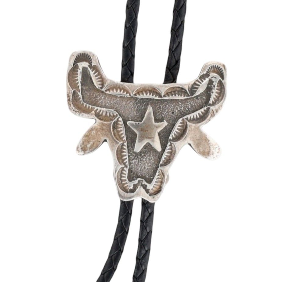 Lot 184: Emerson Kinsel Navajo Plain Silver Bull Star Bolo Tie