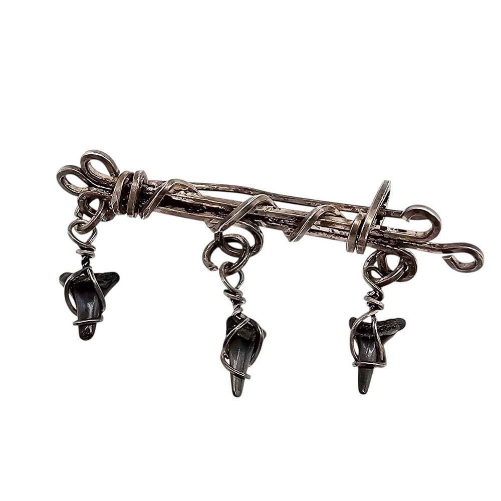 Lot 185: Shark Tooth Sterling Silver Pin 1.8 G
