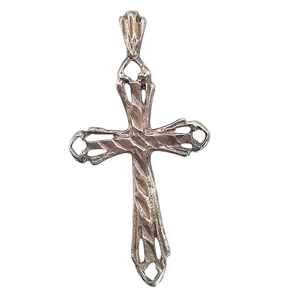 Lot 422: Sterling Silver Cross Pendant 1.1 G