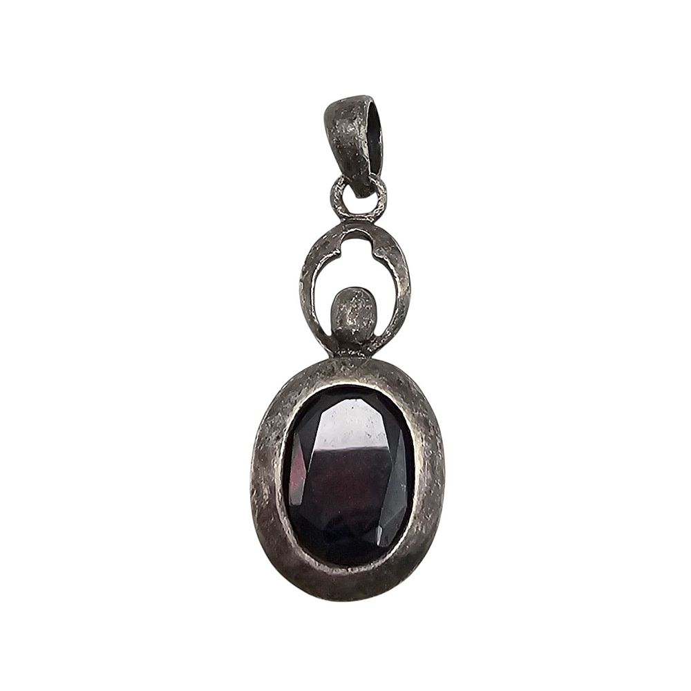 Lot 448: Garnet Sterling Silver Pendant 2.1 G