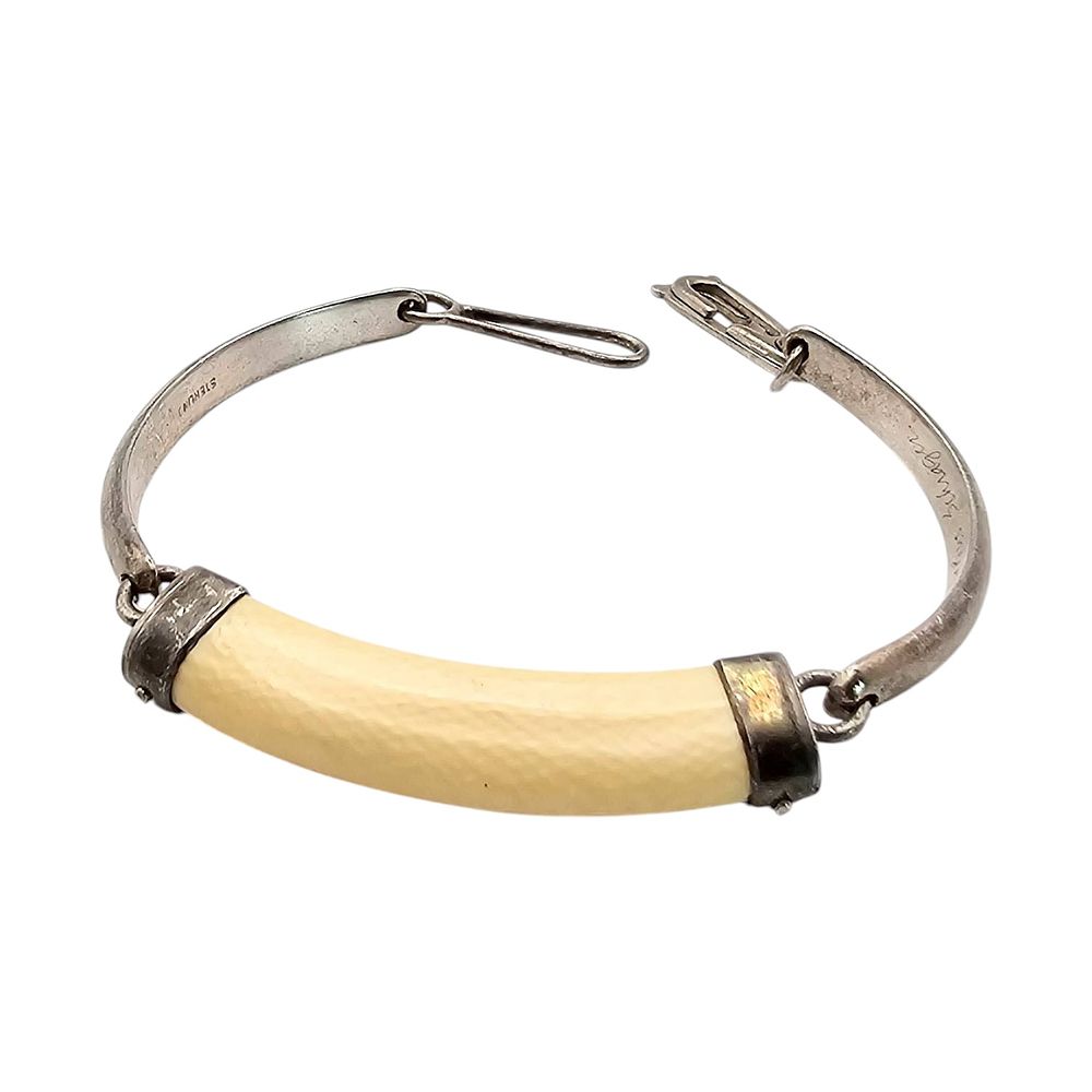Lot 353: Native Southwestern Sterling Silver Bone Child’s Bracelet