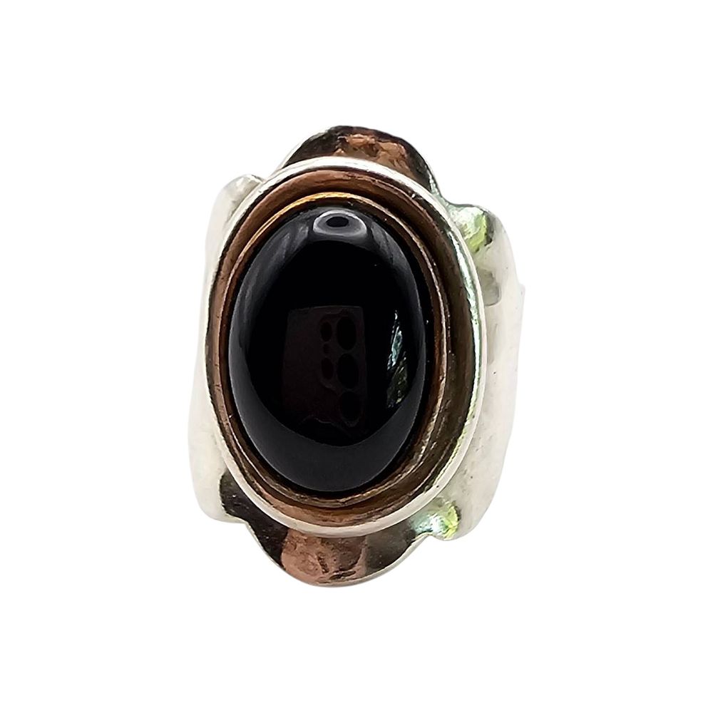 Lot 377: Sterling Silver Onyx Ring Size 5.5