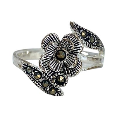 Signed Sterling Marcasite Vintage Flower Ring 2.4g sz 6. Signed Sterling Marcasite Vintage 
