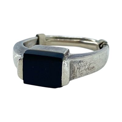 Signed Sterling Black Onyx Rectangle Vintage Ring 5g Sz 6. Signed Sterling Black Onyx Rectangle 