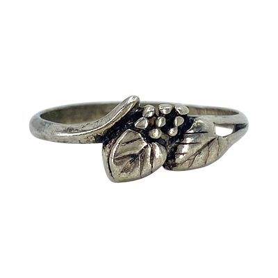 Sterling Dainty Leaf Ring 1.38g sz 7 Engraved Sterling