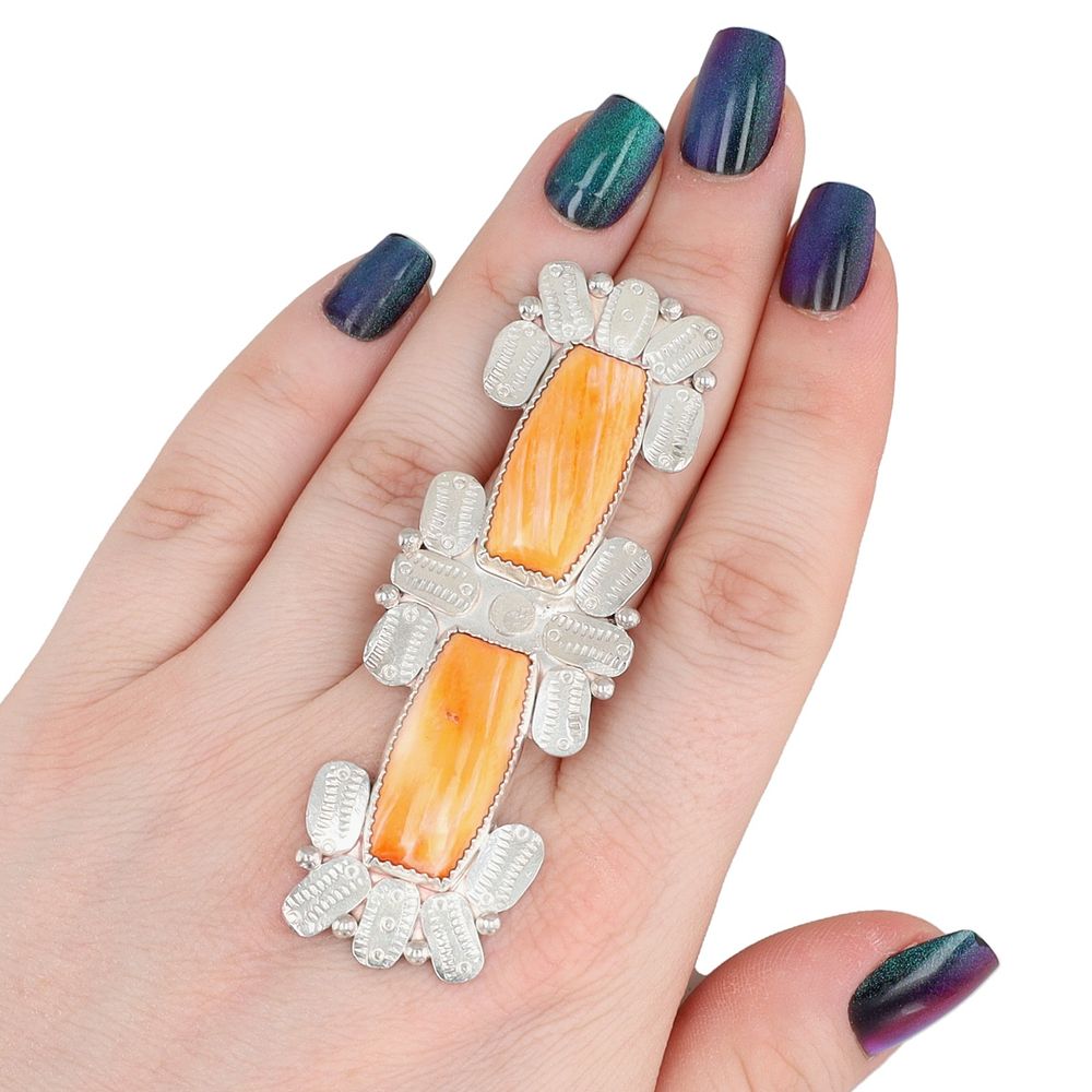 Lot 160: Cheryl Wadsworth Hopi Sterling Spiny Oyster Ring Sz 9.5