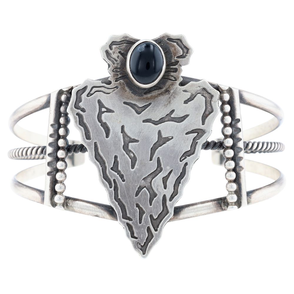 Lot 378: Richardson's Trading Post Donovan Skeet Navajo Sterling Onyx Arrowhead Cuff Bracelet