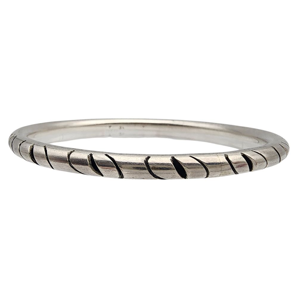 Lot 559: Mexico Sterling Cutout Bangle Bracelet