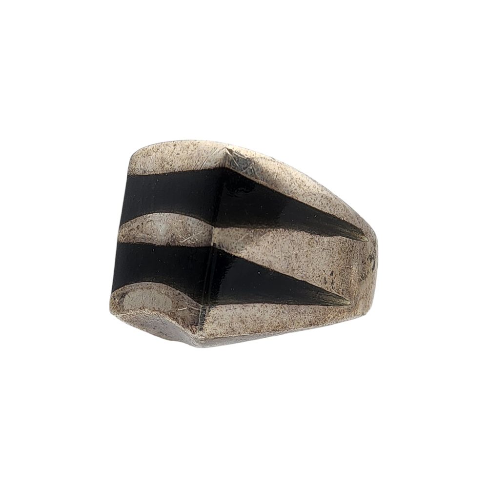 Lot 589: Mexico Sterling Onyx Inlay Ring Sz 7.75