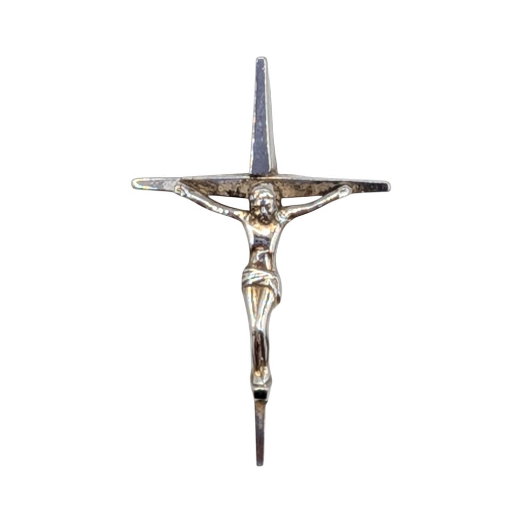 Lot 399: Sterling Silver High Polish Crucifix Pendant