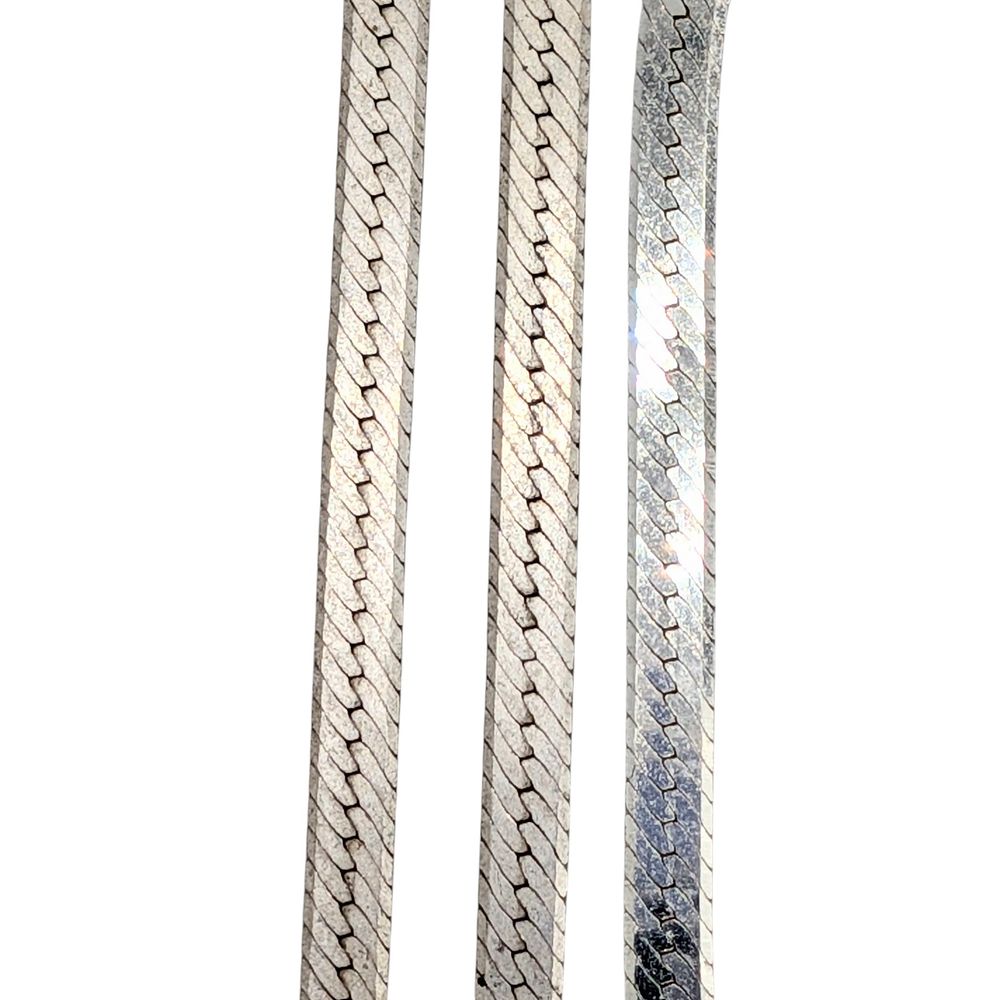 Lot 514: Signed Italian Sterling Silver 4mm Herringbone Chain Necklace
