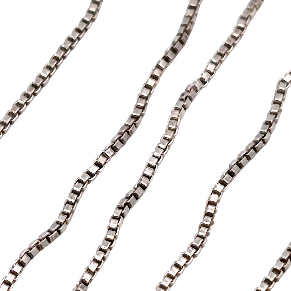 Lot 330: AGI Italy Sterling Box Chain Necklace