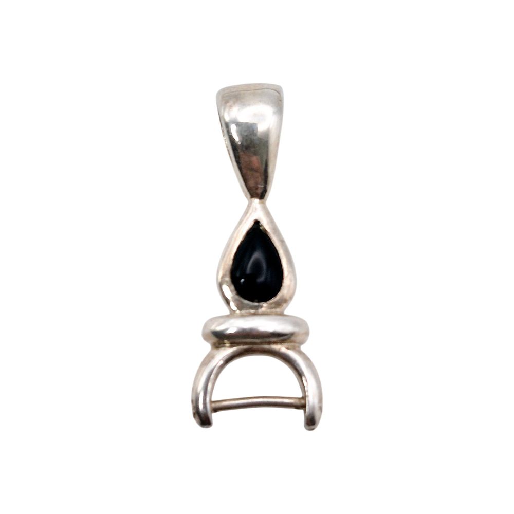 Lot 367: SU Sterling Onyx Pendant