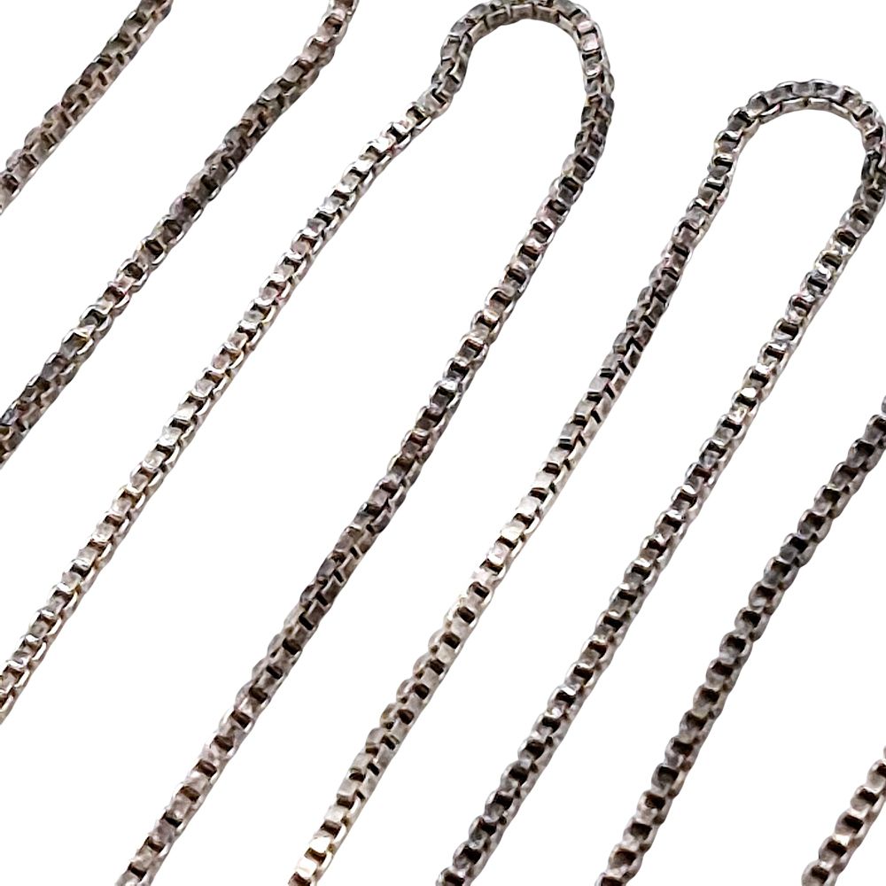 Lot 385: Italy Sterling Box Chain Necklace