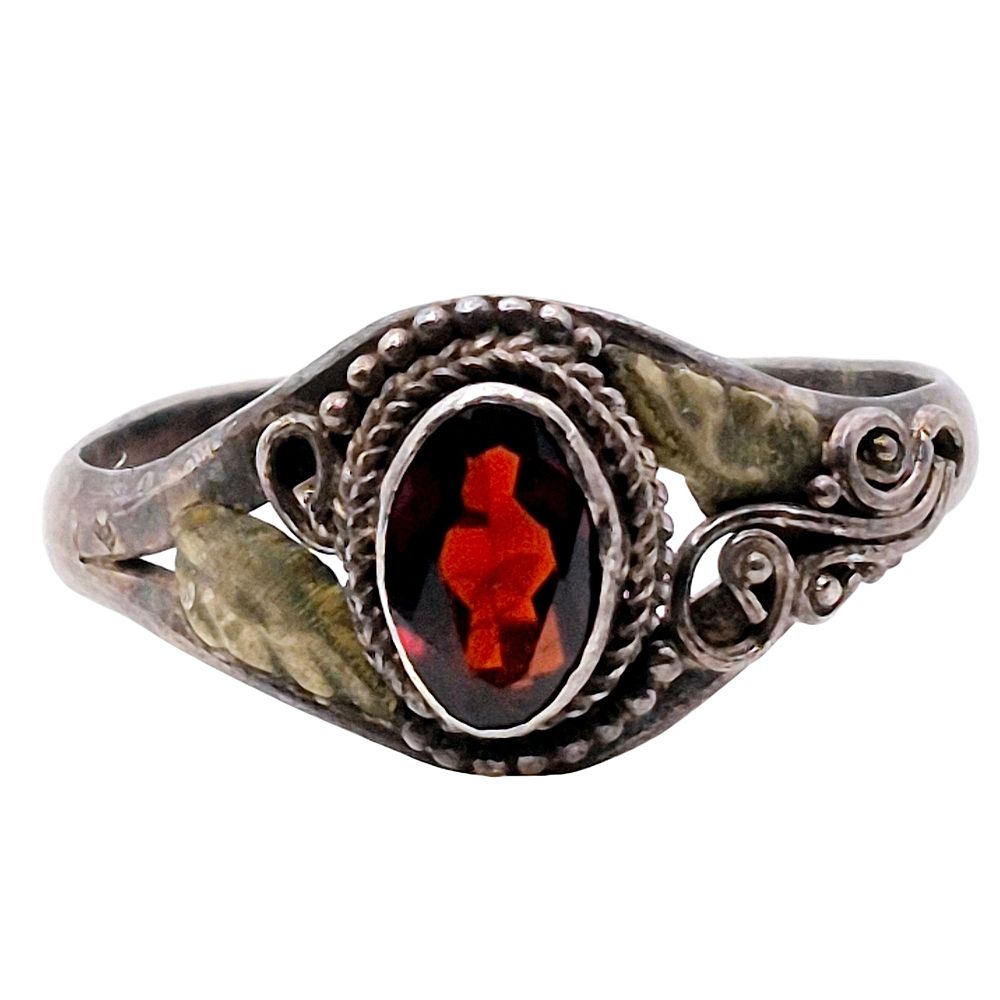 Lot 399: Sterling Garnet Solitaire Ring Size 6