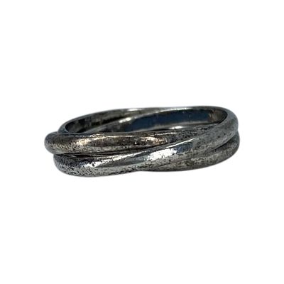 Sterling Triple Interlocked Band Ring Sz 5 3g Sold as is - Scuffs and ware