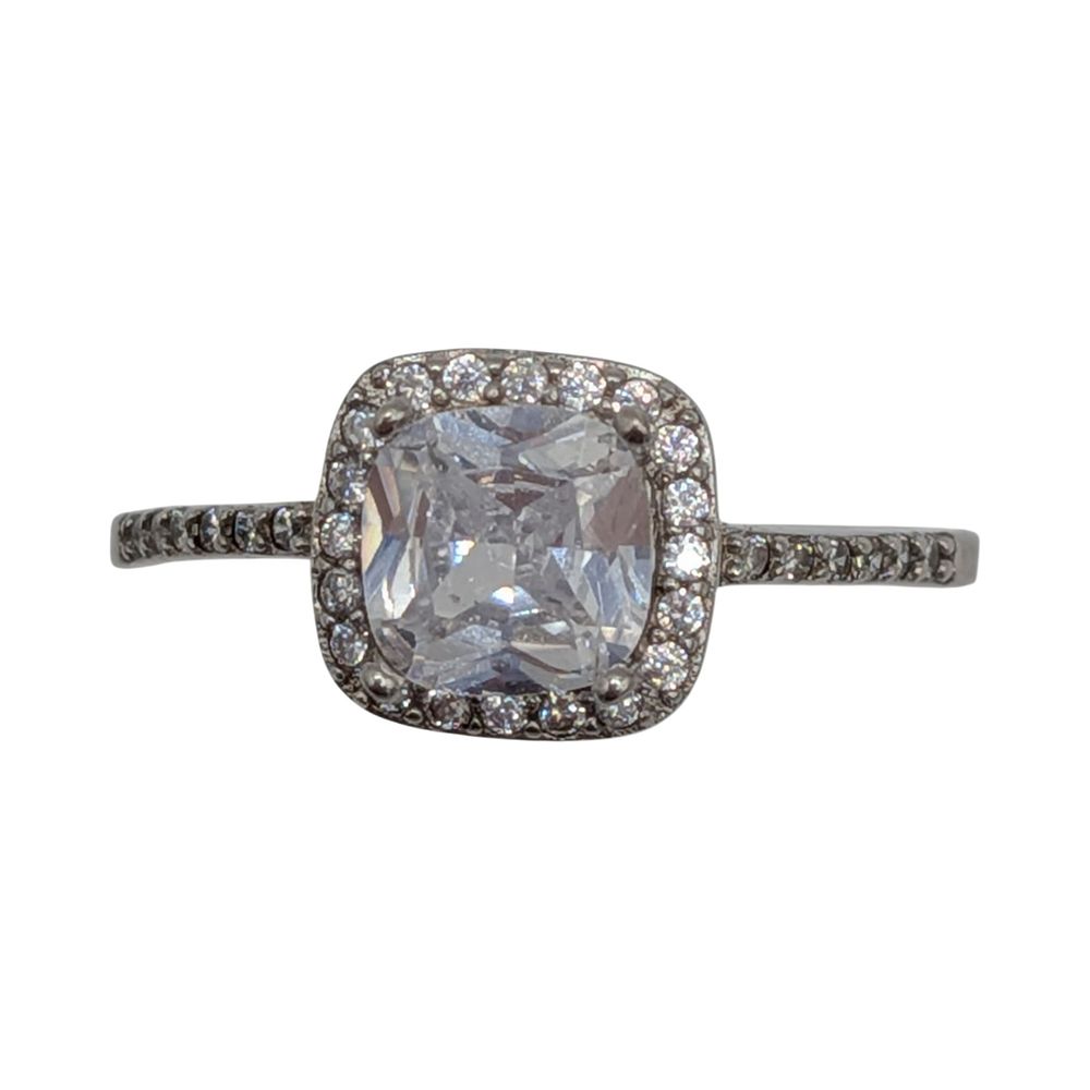 Lot 488: Sterling Silver White Rhinestone Halo Ring Size 7.25