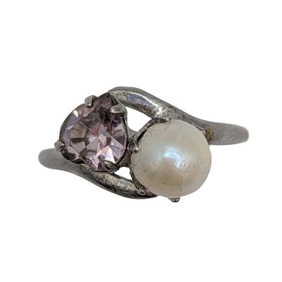 Signed Sterling Silver Pearlized Glass Rhinestone Heart Ring Size 7.25. Signed Sterling Silver 
