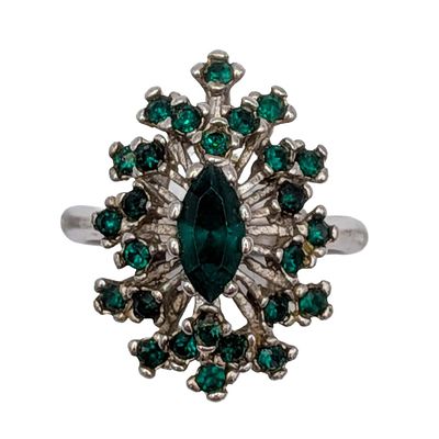 Vintage 18k White Gold Electroplated Green Rhinestone Ring Size 6. Vintage 18k White Gold 