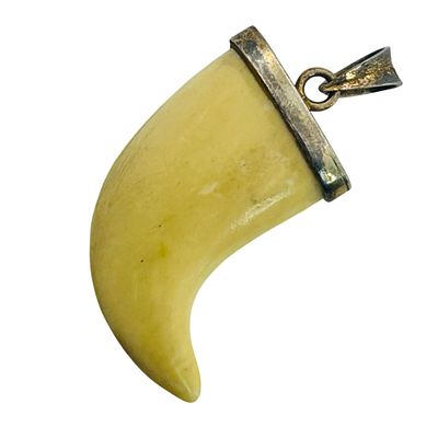 Sterling Carved Horn Pendant. Sterling carved horn pendant. 3.0g