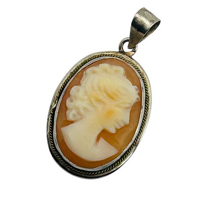 Sterling Cameo Pendant. Sterling cameo pendant. 2.2g