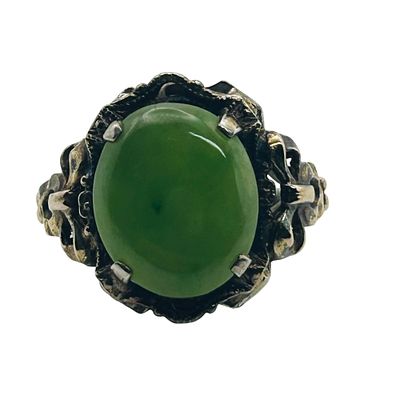 Sterling 10k Chrysoprase Oval Ring Size 4. Sterling 10k chrysoprase oval ring size 4. 3.1g