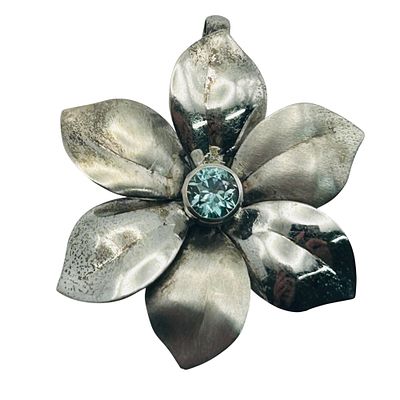 H.S.B Sterling Topaz Flower Pendant. H.S.B Sterling topaz flower pendant. 2.8g