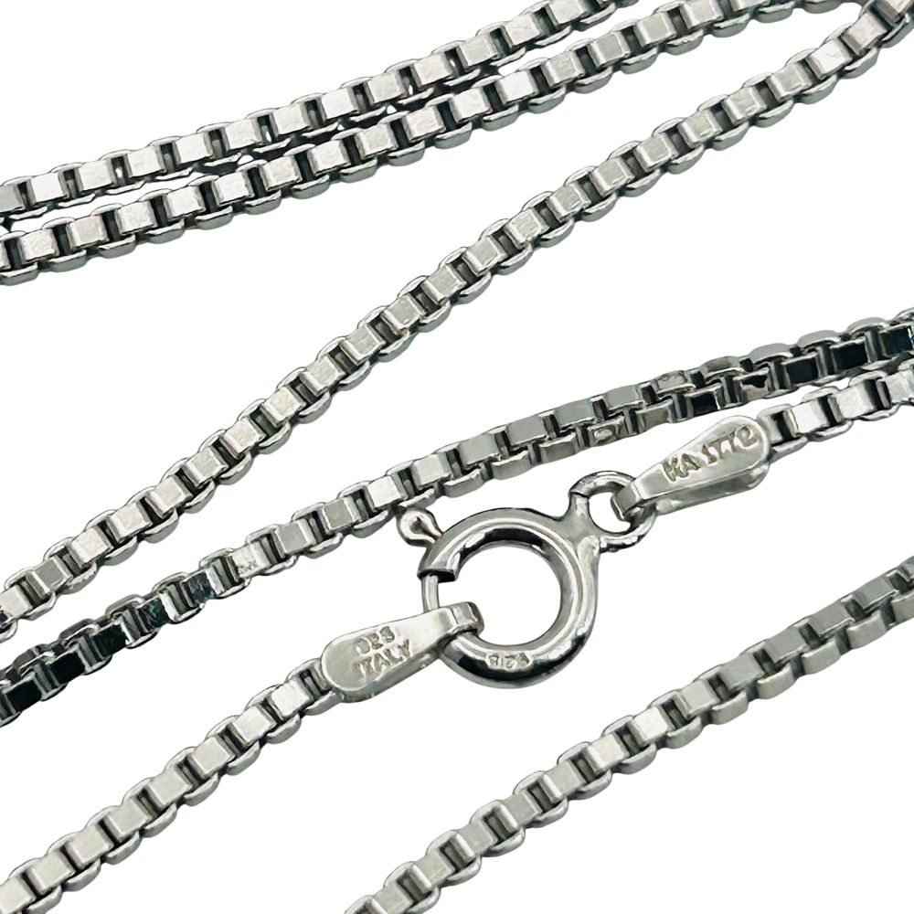 Lot 159: KA1772 Italy Sterling Box Chain Necklace