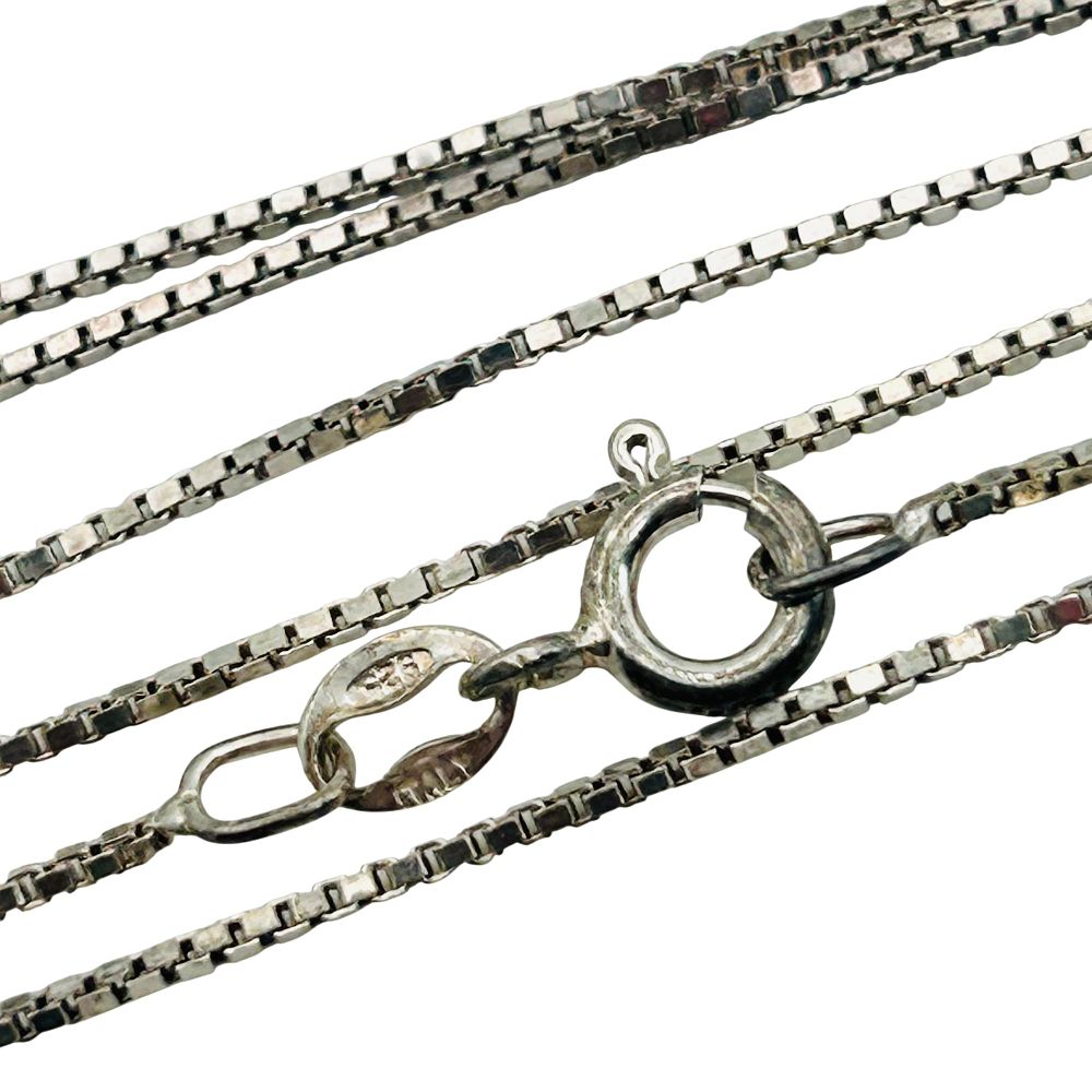 Lot 344: Italy Sterling Box Chain Necklace