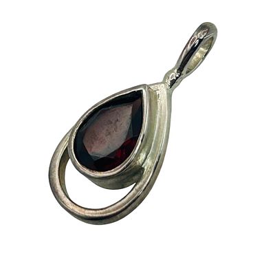 Boma Sterling Garnet Pendant. 1.7g