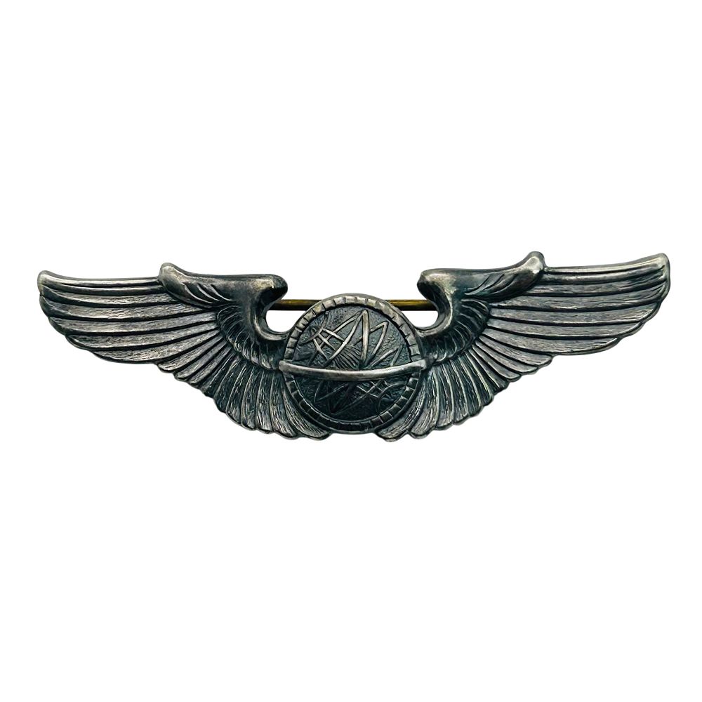 Lot 428: Sterling WW11 Brooch