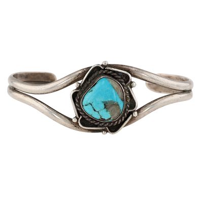 Vintage Navajo Sterling Turquoise Cuff Bracelet / 16.3g / Approximate inner circumference 
