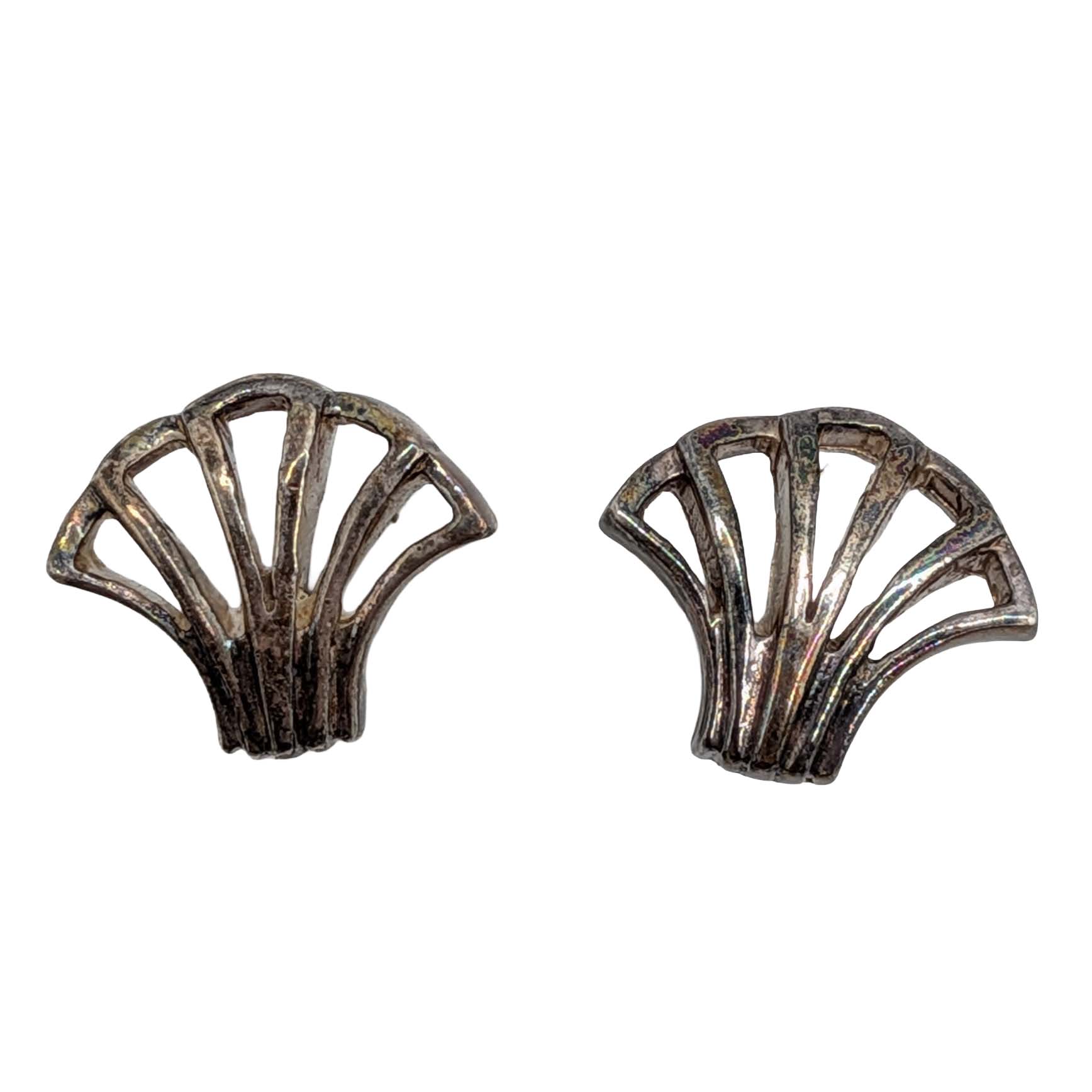 Sterling Silver Clamshell Stud Earrings